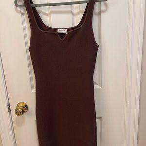 NWT Aritzia (Babaton)Sculpt Knit Notch Dress Brown Size Large